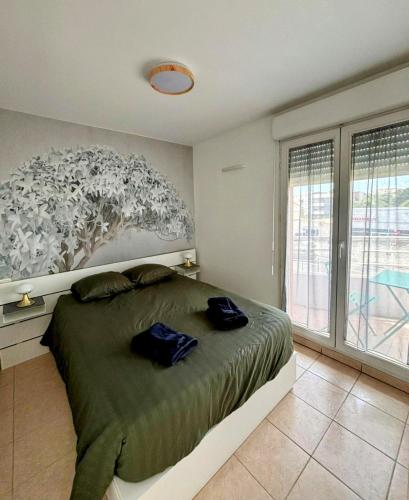 Charmant 2 pieces avec parking prive et piscine in La Fontonne