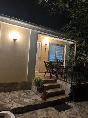 Kuca za odmor in Denovici