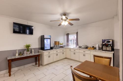 Executive Inn & Suites Beeville - 식음료(F&B)