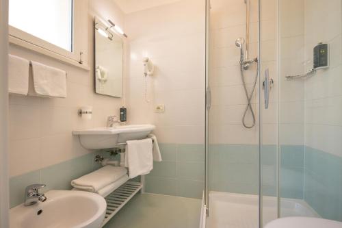 Single Room with Balcony image 2