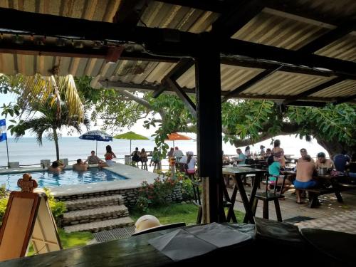 Swimming pool, Hotel Casa Miramar in La Libertad