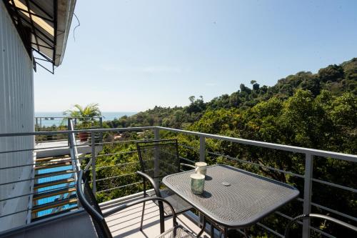 전망, El Faro Containers Beach Hotel in 쿠에포스