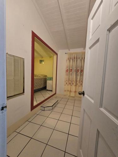 Sister Chris' vacation home in ซิเซรง