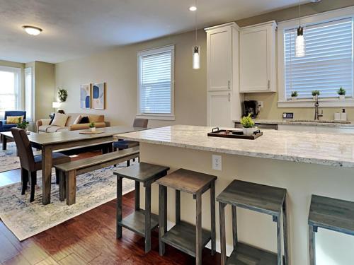 Mins to Downtown & Raceway Rookwood Retreat 1 near Indiana Farmers Coliseum