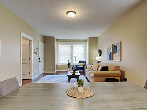 Mins to Downtown & Raceway Rookwood Retreat 1 near Indiana Farmers Coliseum