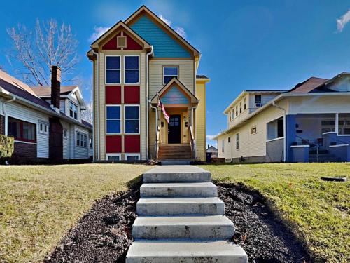 Mins to Downtown & Raceway Rookwood Retreat 1 near Indiana Farmers Coliseum