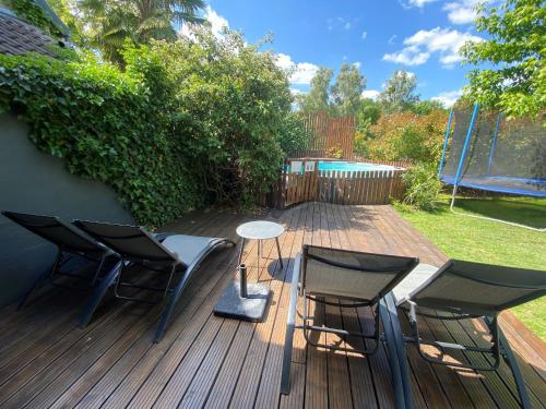 Maison années 30 avec jardin, piscine, proximité Loire, 4 chambres, vélos, idéale familles/amis - FR-1-590-261 gîte à louer Les Cauvignons