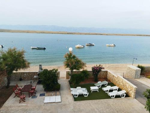 Two-Bedroom Apartment with Terrace and Sea View image 1