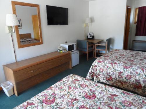 Dollar Inn Hot Springs - image 9