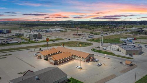 Super 8 by Wyndham Ogallala - image 10