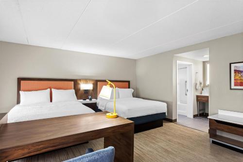2 bedrooms, 3 beds