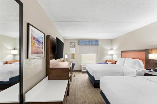 Hampton Inn & Suites Bolingbrook - image 6