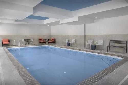 Hampton Inn & Suites Laurel - image 11