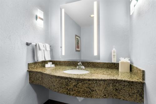 Hilton Garden Inn Amarillo - image 10