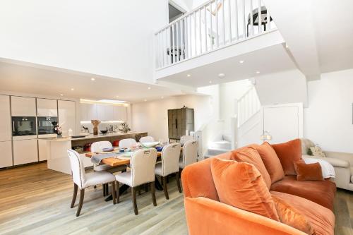 Field House - Stunning 3 Bedroom Home in Kingham! in 金厄姆