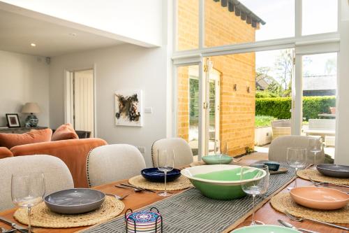 Field House - Stunning 3 Bedroom Home in Kingham! in 金厄姆