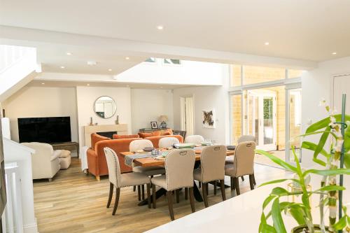 Field House - Stunning 3 Bedroom Home in Kingham! in 金厄姆