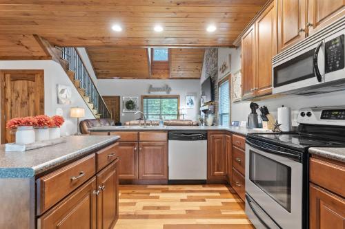 Updated Cabin - Hiwassee Highlife in Kalhouna (TN)