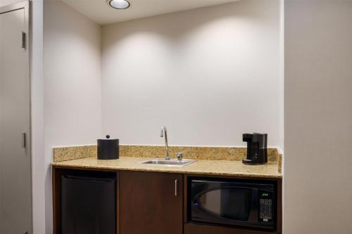 편의 시설/서비스, 햄프턴 인 시카고-미드웨이 에어포트 (베드포드 파크) (Hampton Inn Chicago-Midway Airport (Bedford Park)) in 시카고 미드웨이 국제공항