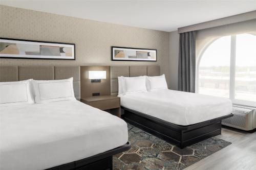 DoubleTree Club by Hilton Springdale - image 9
