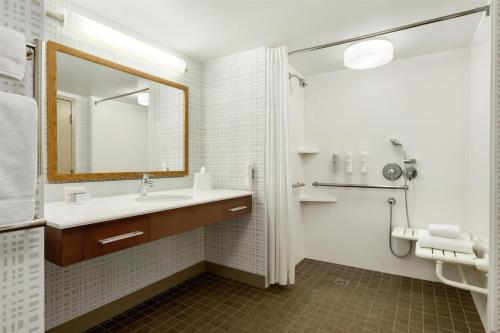 Hampton Inn Lancaster - image 6