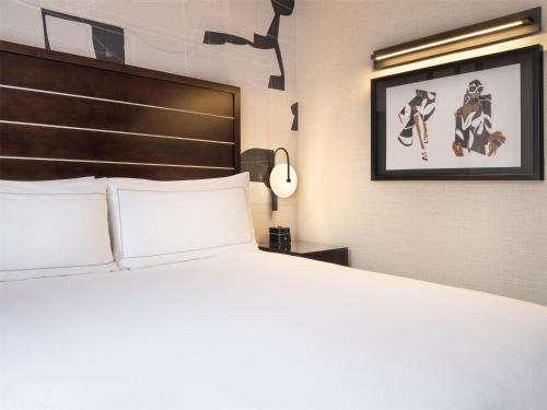 King Room image 4
