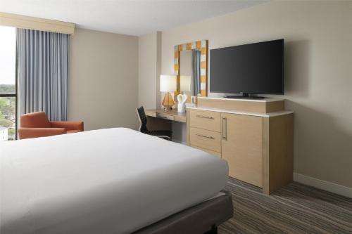 DoubleTree by Hilton Virginia Beach - image 11