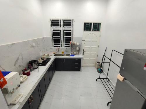 kuchnia, MYRA Homestay Jalan Pasir Mas-Salor in Kadok