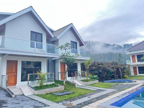 Grand Wijaya Hotel dan Villa Sarangan in Sarangan