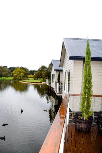 Lakeside Villas at Crittenden Estate