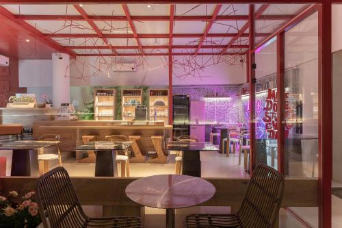 Restaurant, Dali Upland International Youth Hostel in Dali