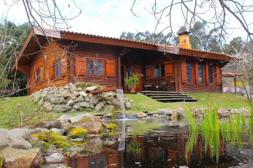 Family-Friendly Cabin Rental with a Pool near Porto, Portugal gîte à louer Ponte Fora