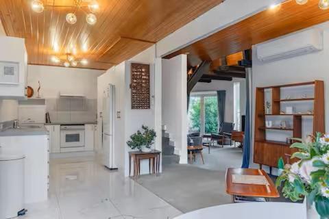 Mid-Century by the Beach in Sumner