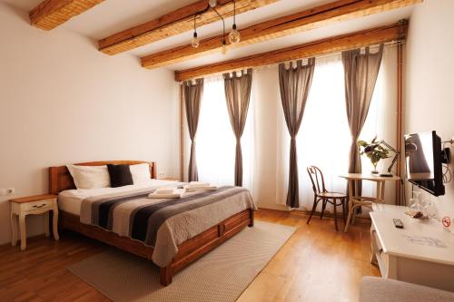 Wood House Republicii 5