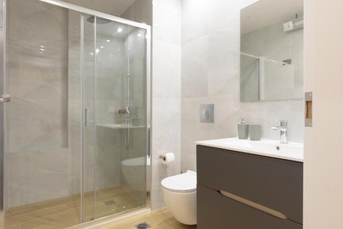 Chic 1-Bedroom Apartment with balcony by WeHost Athens, Athens (photo 5)