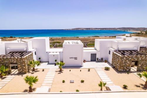 Cato Agro 3, Seafront Villa with Private Pool near สนามบินแห่งชาติคาร์ปาทอส ไอส์แลนด์