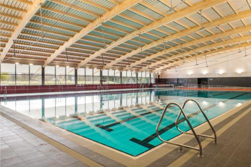 Úszómedence, Lough Lannagh Self Catering Cottages in Castlebar