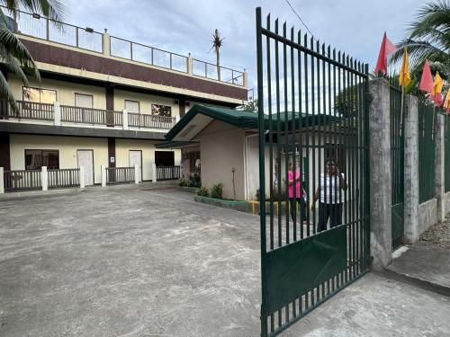 Montevista Travellers Inn