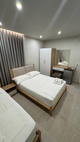 Harilla Hotel in วลอรา