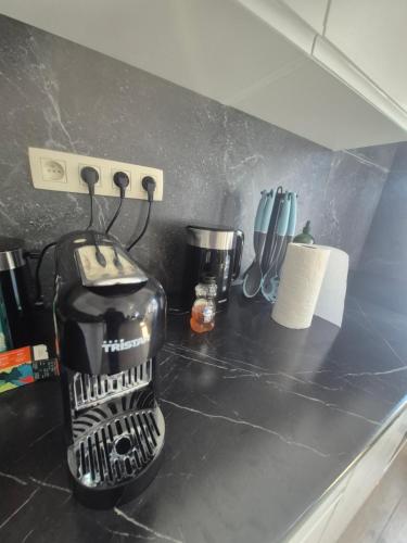 Genius BNB Buyl 2BR Terrace Near City Center Brussels, Брюссель (фото 9)