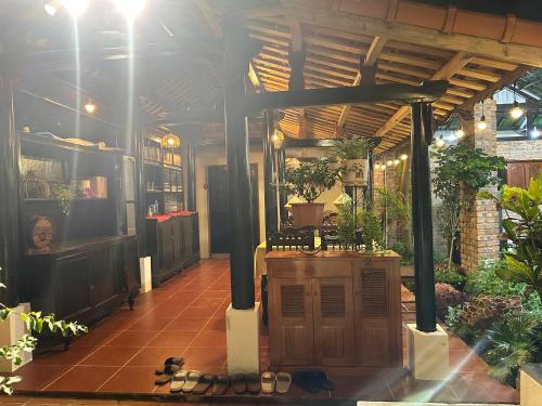 Mai Vien Homestay & Restaurant near Imperial Tomb of Dong Khanh