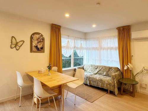 Free parking a fully renovated century old building, just a 5 minute drive to the city center Unit 4, Auckland (foto 10)