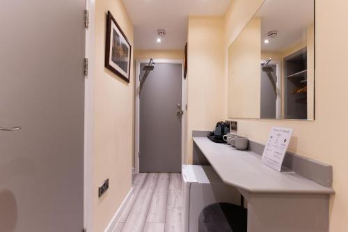 Belmont Hotel - image 13