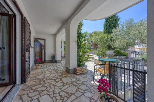 Guest House Jolanda - image 7