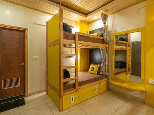 1 bunk bed
