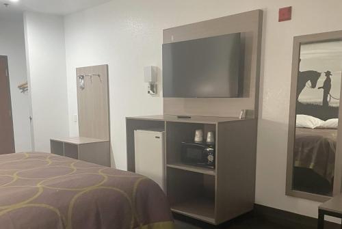 King Room - Non-Smoking