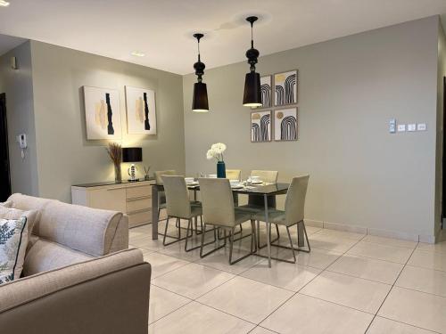 Three-Bedroom Apartment with Sea View image 10