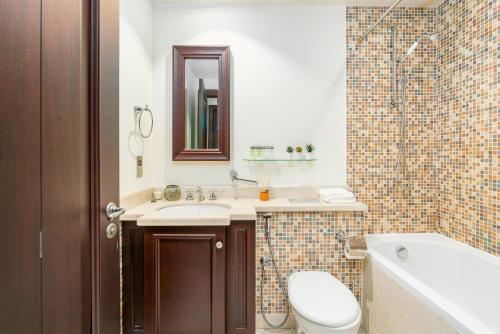 Burjside Rehan Retreat-1BR near Dubai Mall, Dubai (foto 9)