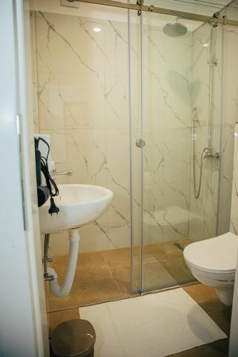 Double Room image 1