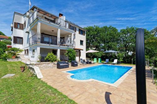 One Bedroom Apartment with Balcony image 3